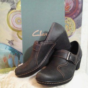 Women's 9.5 Clarks Bendables Freesia Isle